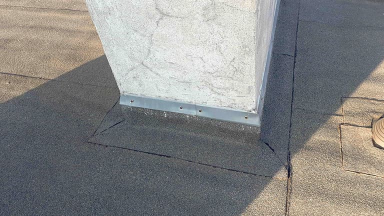 Zniszczony i nieszczelny komin